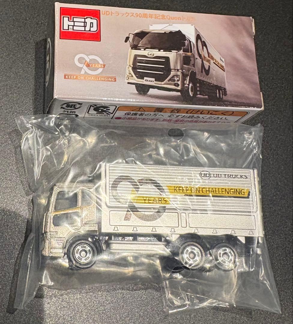 トミカ UDトラックス90周年記念 Quon タカラトミー ミニカーTOMICA
