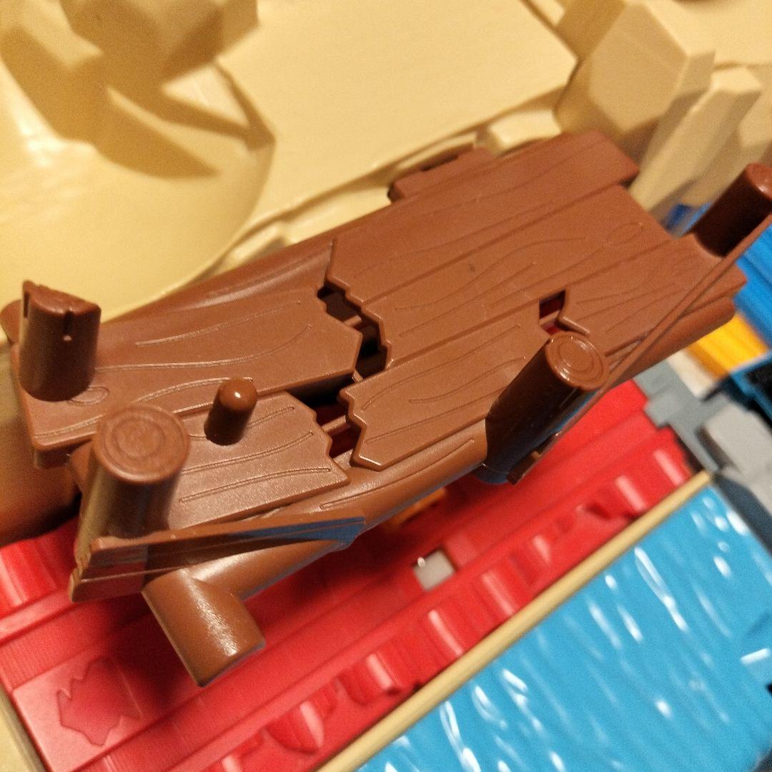 プラレール にげろ！トーマス！ボルダーのゴロゴロ山セット