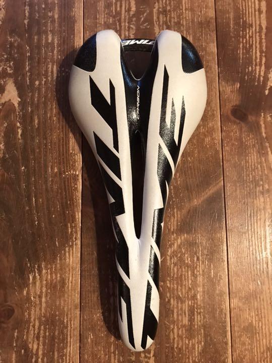 TIME Ultean carbon air flow タイム　サドル　カーボン