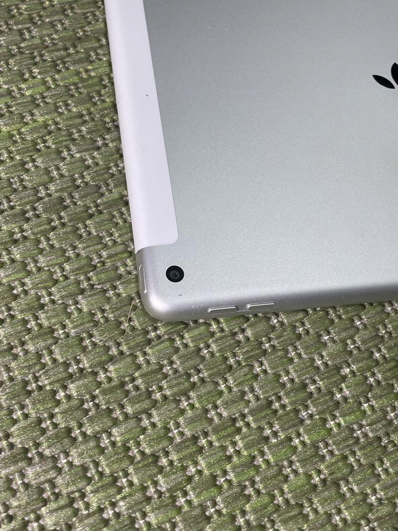 Apple iPad 第8世代32GB シルバー 本体 タッチペン付き