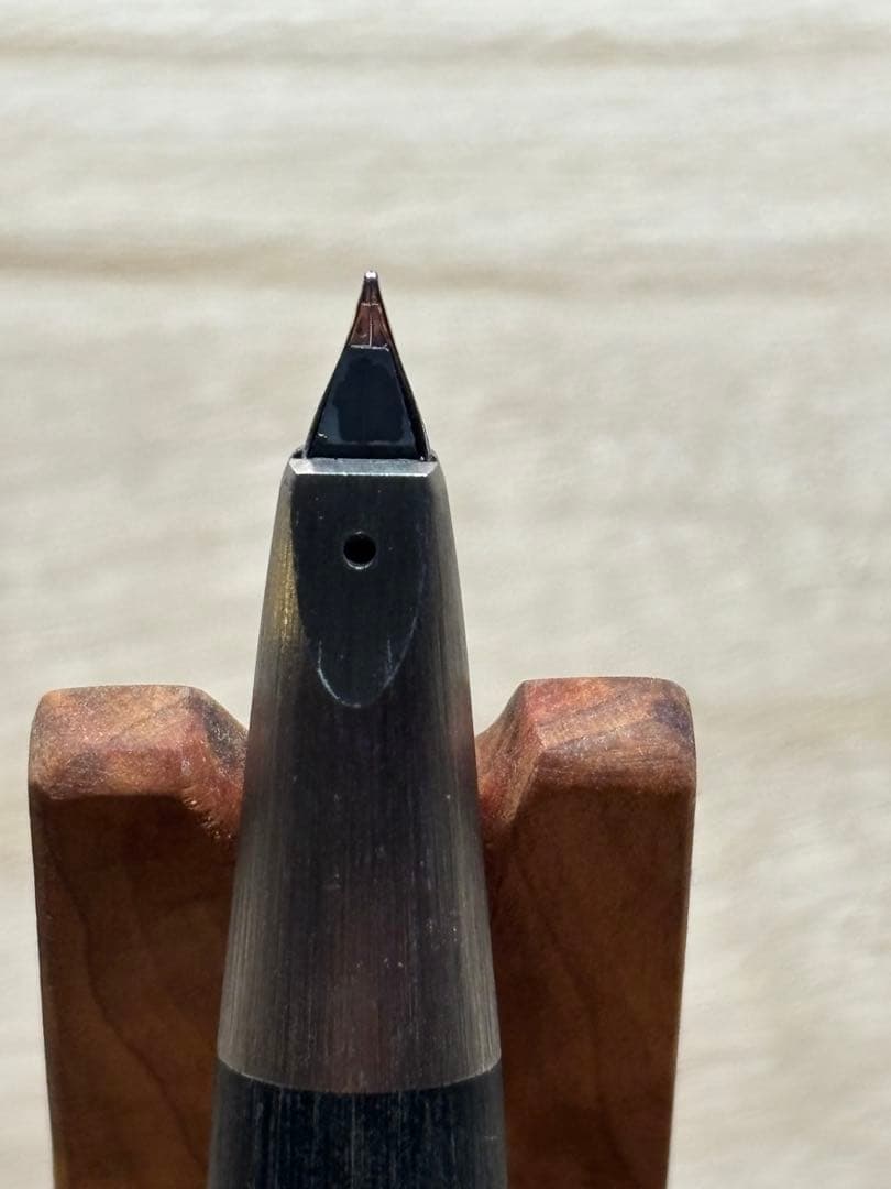 最新版 LAMY 2000 万年筆 F