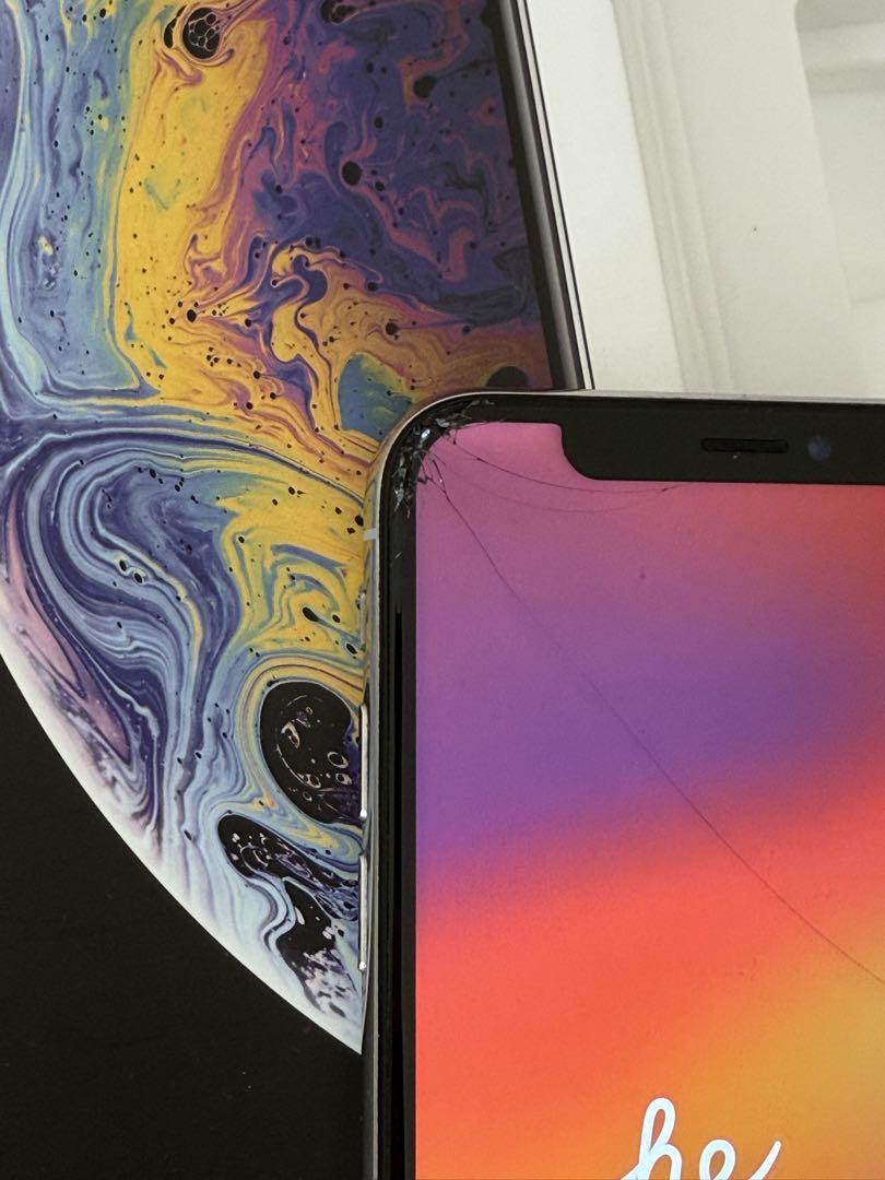 Apple iPhone XS 64GB シルバー 本体