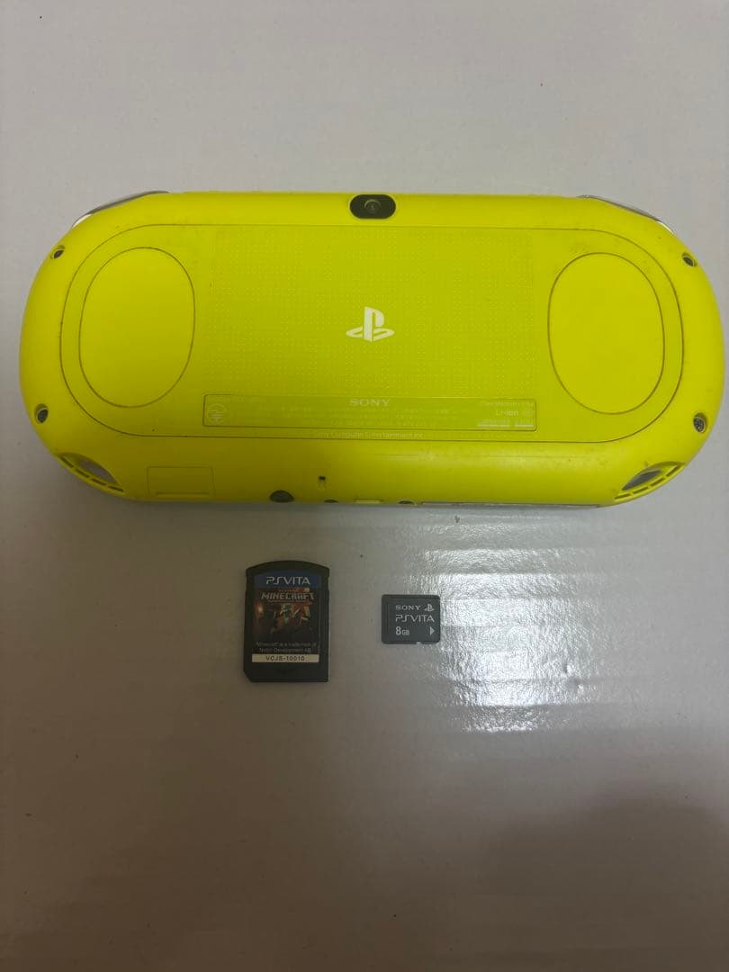 PS Vita本体 PCH-2000 ライムグリーン　SDカード&マイクラ付き