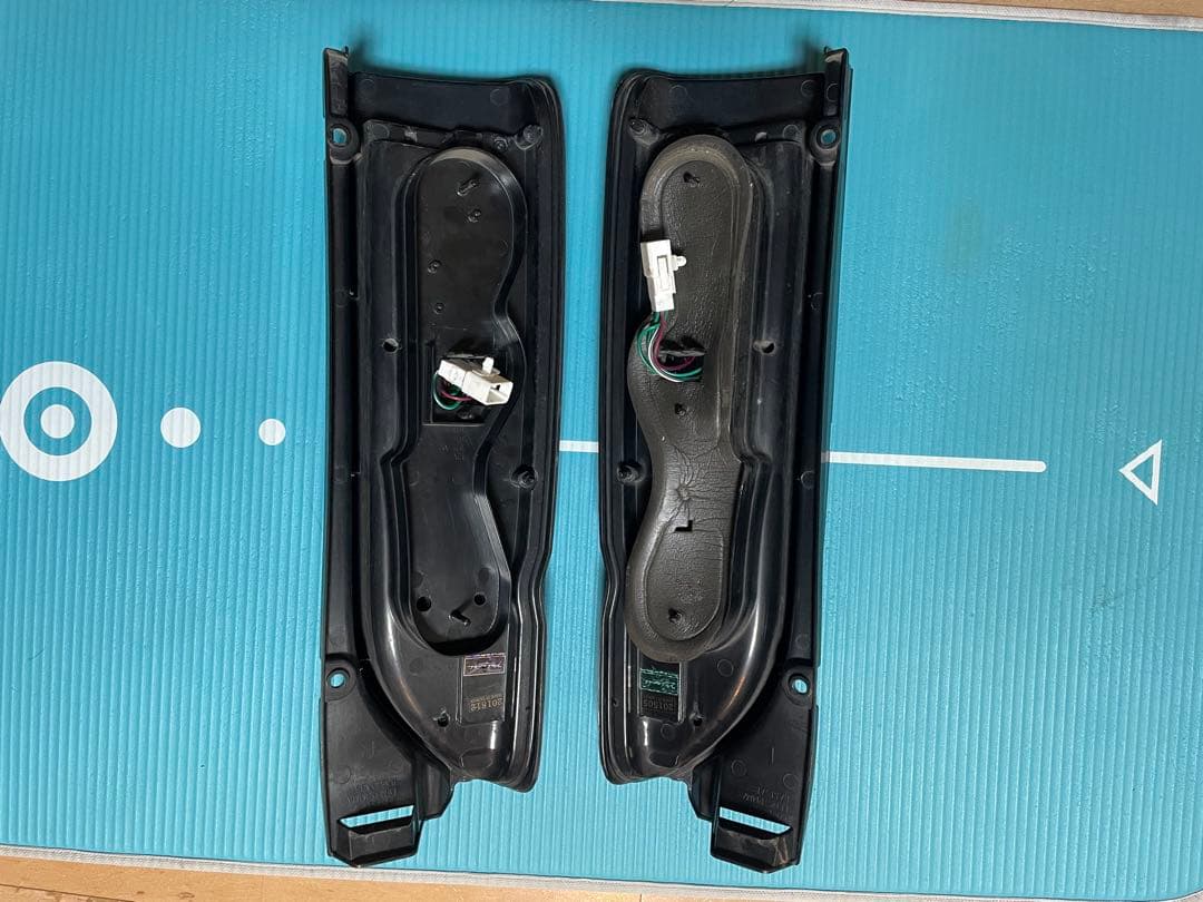 ハイエーステールランプヴァレンティやや傷や汚れあり