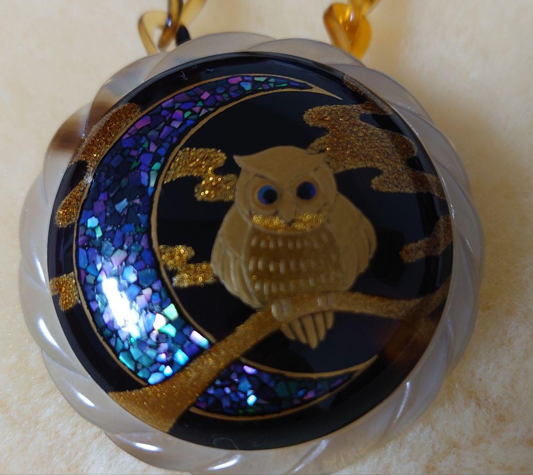 フクロウと月のべっ甲蒔絵デザインネックレス