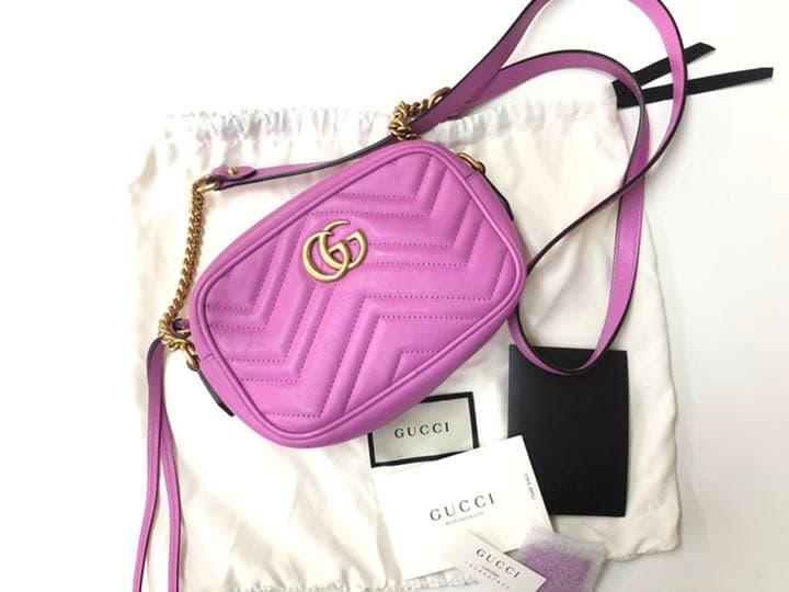 大きい割引 GUCCI GGマーモント キルティングミニバッグ ピンク