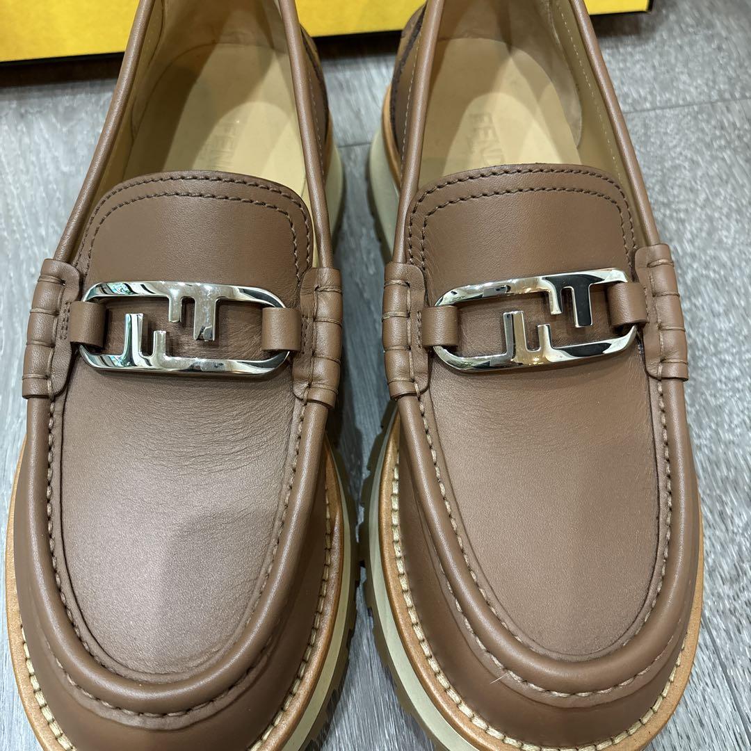 FENDI オーロックローファー