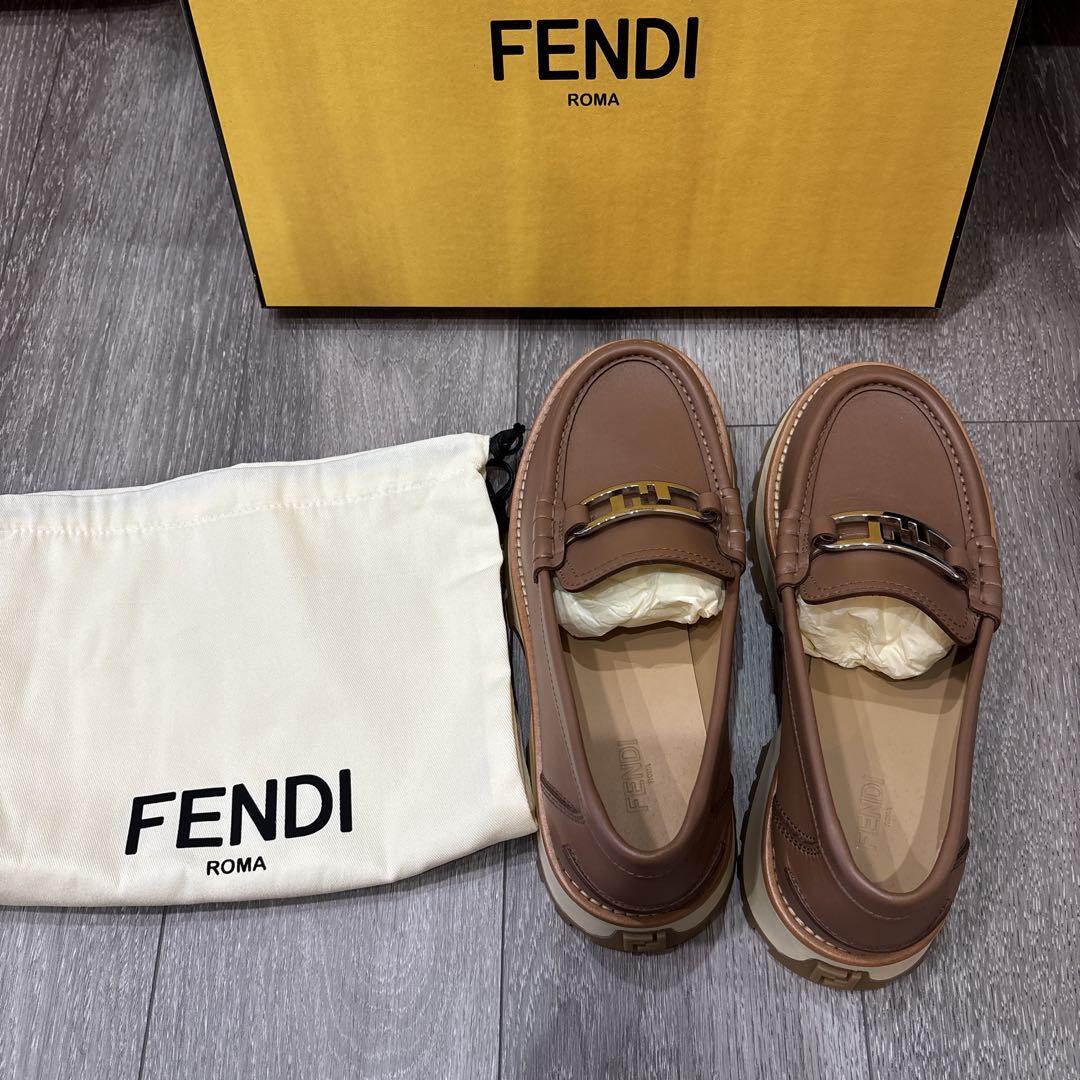 FENDI オーロックローファー