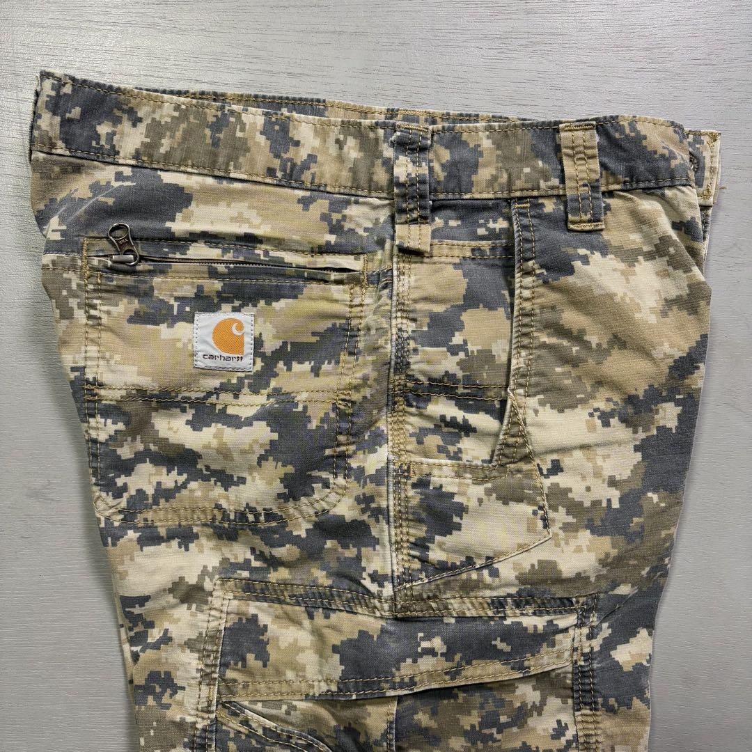 希少✨　carhartt ハーフカーゴパンツ　デジカモ　ストリート　30サイズ