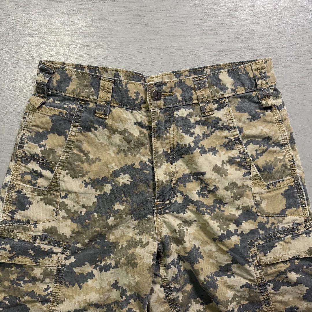 希少✨　carhartt ハーフカーゴパンツ　デジカモ　ストリート　30サイズ