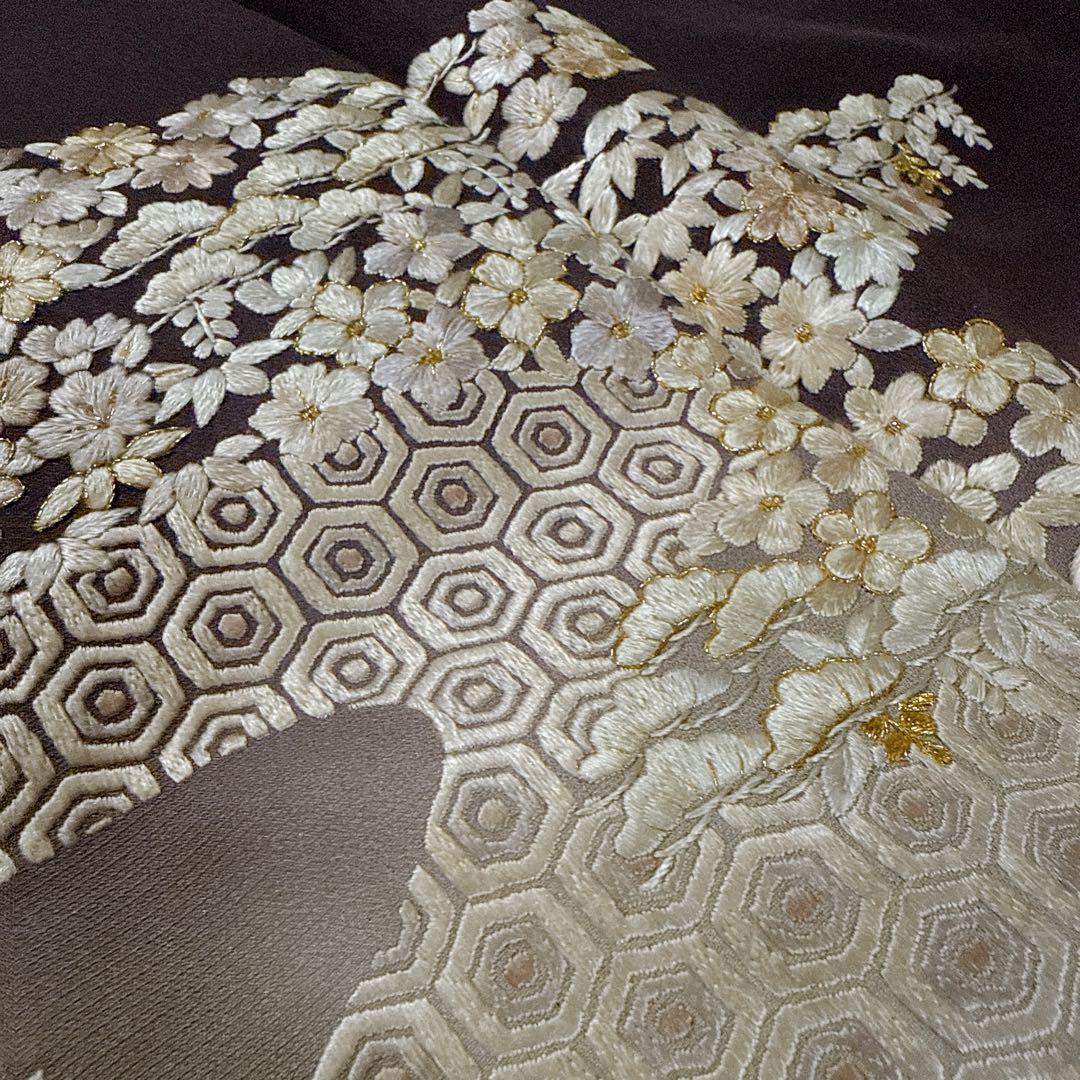訪問着 紫色 花柄刺繍 絹　松竹梅　亀甲　仕付糸付き