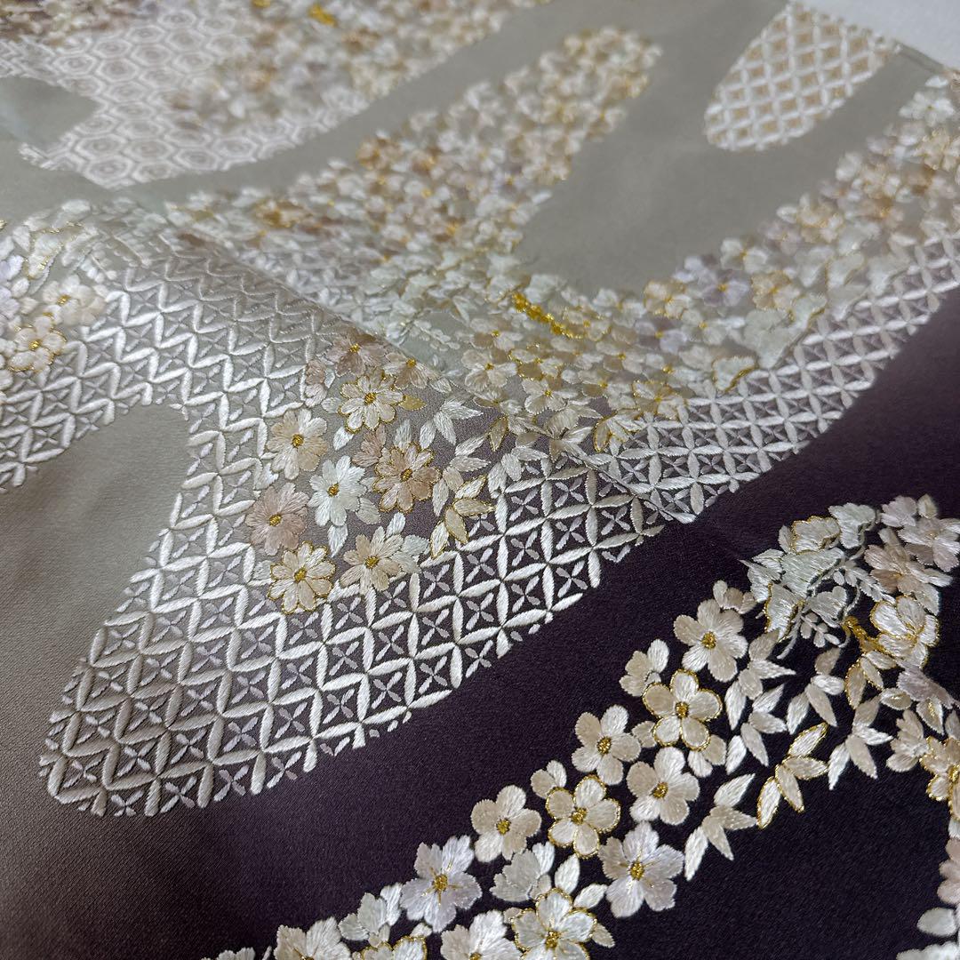 訪問着 紫色 花柄刺繍 絹　松竹梅　亀甲　仕付糸付き