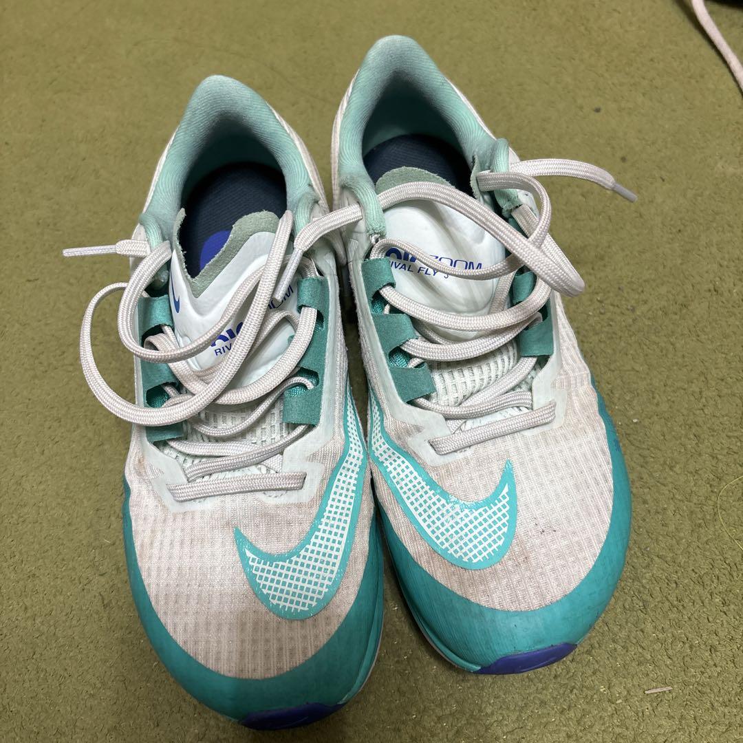 激安の ランニングシューズ Nike ホワイト/ターコイズ メルカリ - 靴