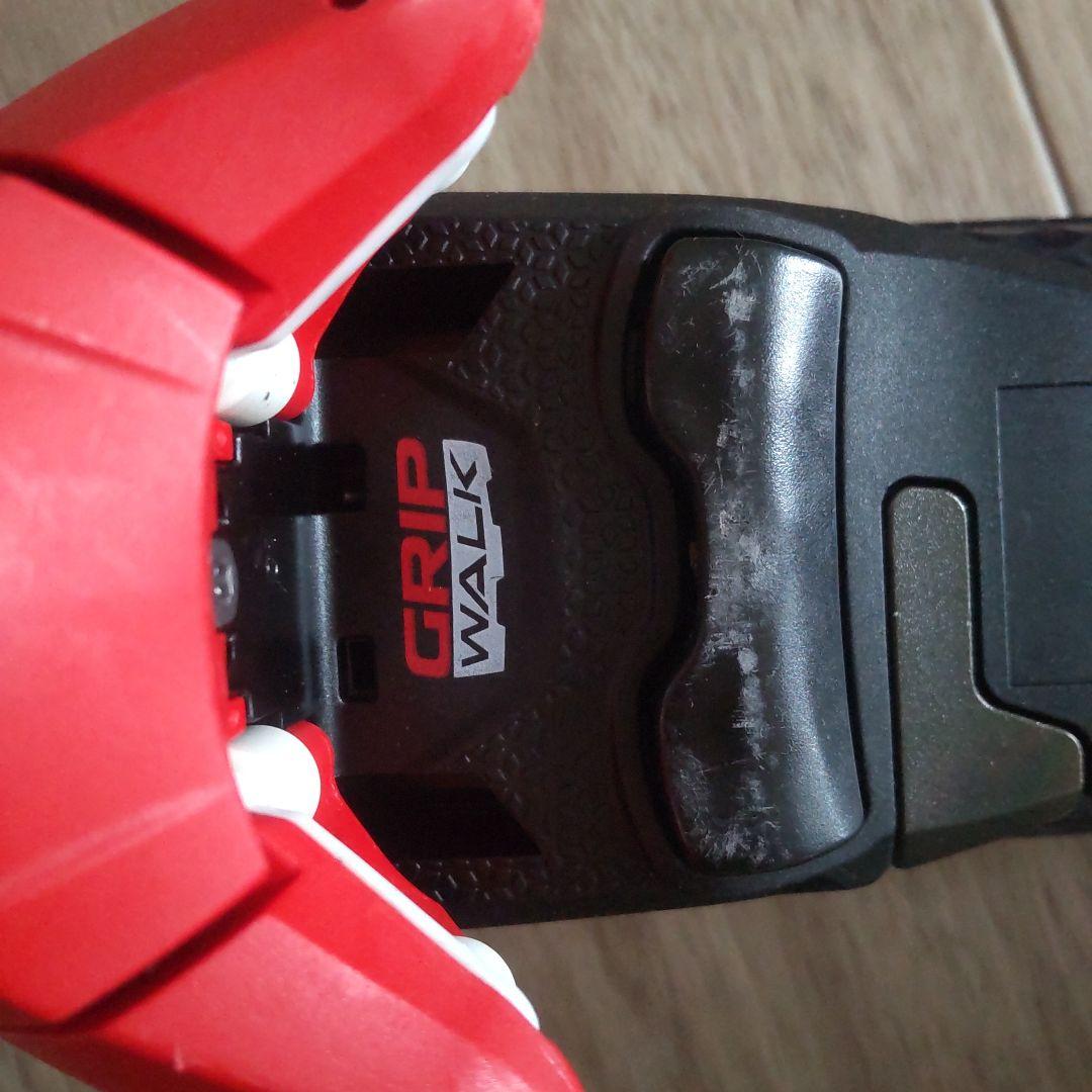 Atomic スキー板 130cmビィンディング、 ポール付き Atomic スキー板 130cmビィンディング、 ポール付き