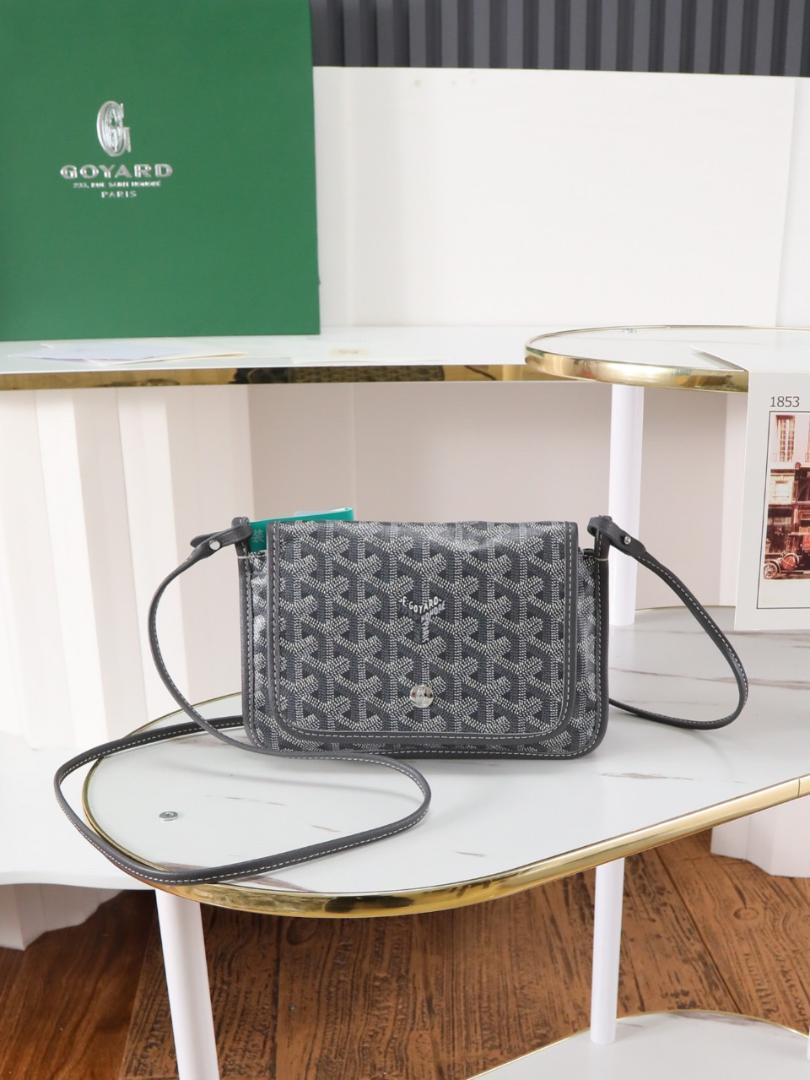 GOYARD グレーのメッセンジャーバッグ