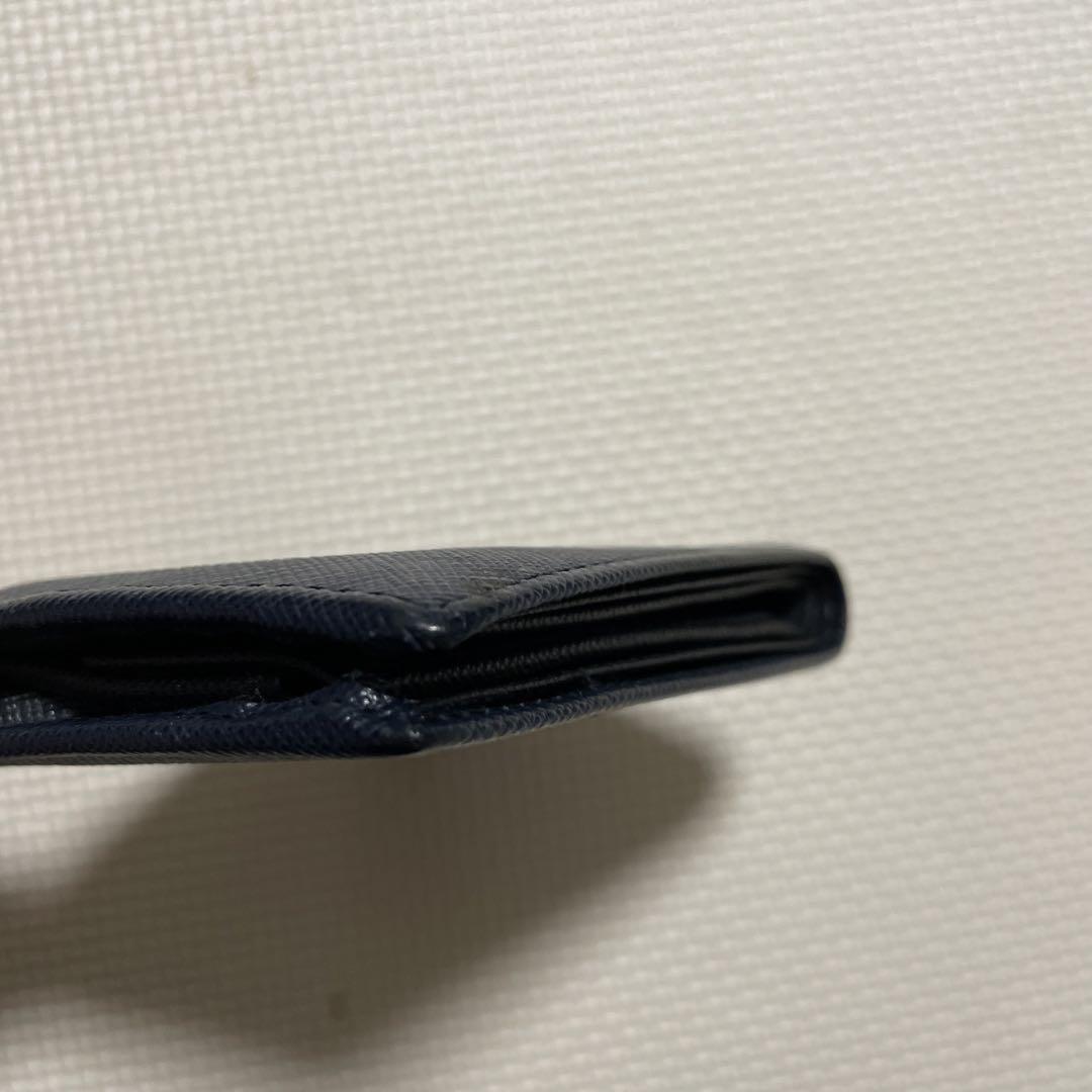 プラダ二つ折りウォレット