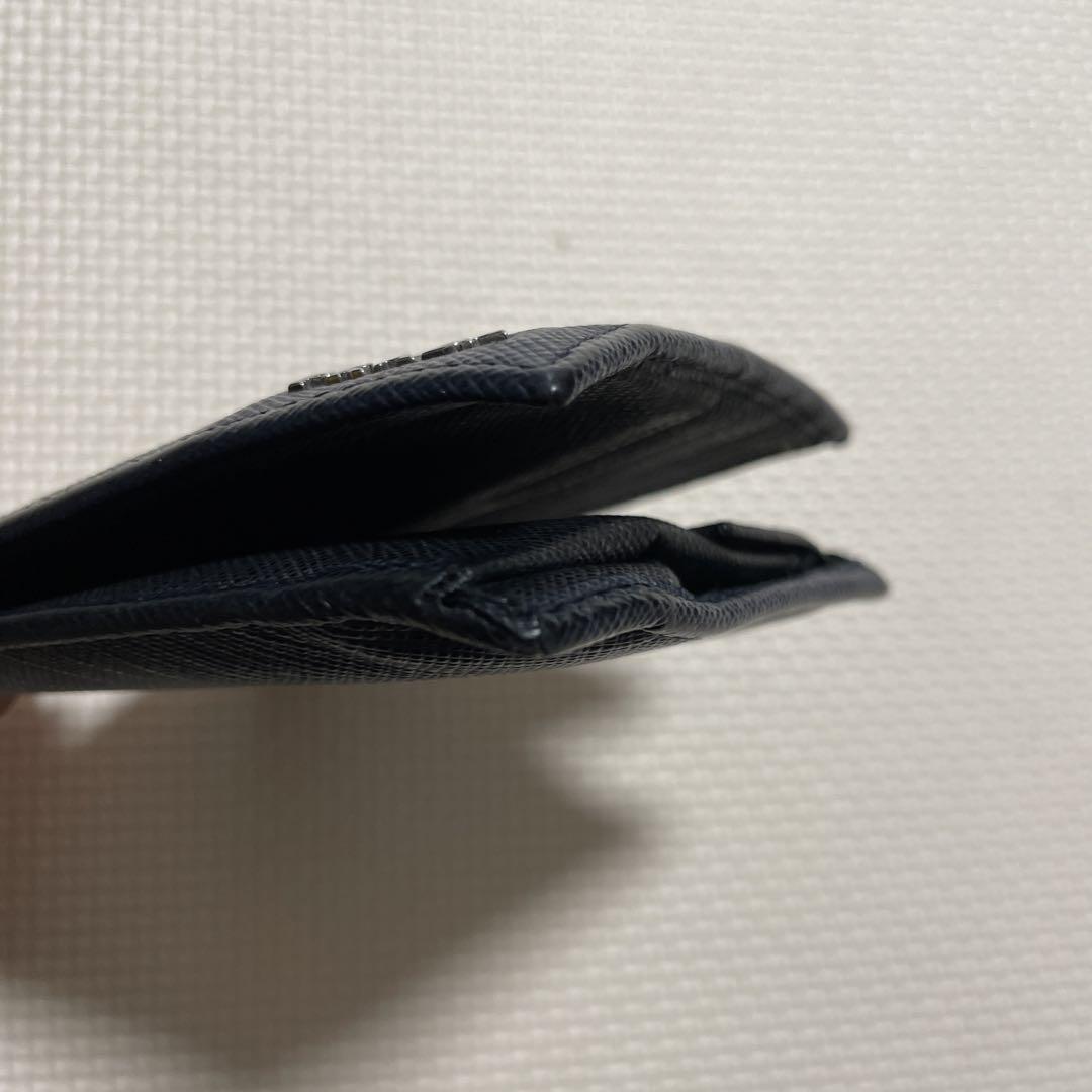 プラダ二つ折りウォレット
