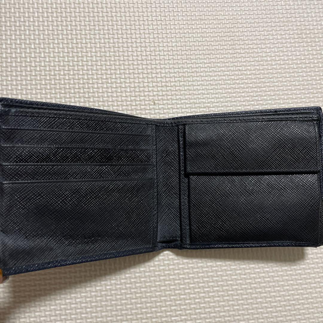 プラダ二つ折りウォレット