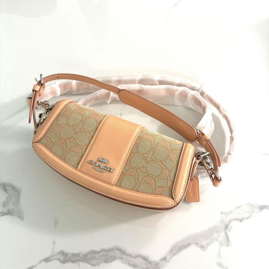 COACH アンドレア スモール ショルダーバッグ.シグネチャージャカード