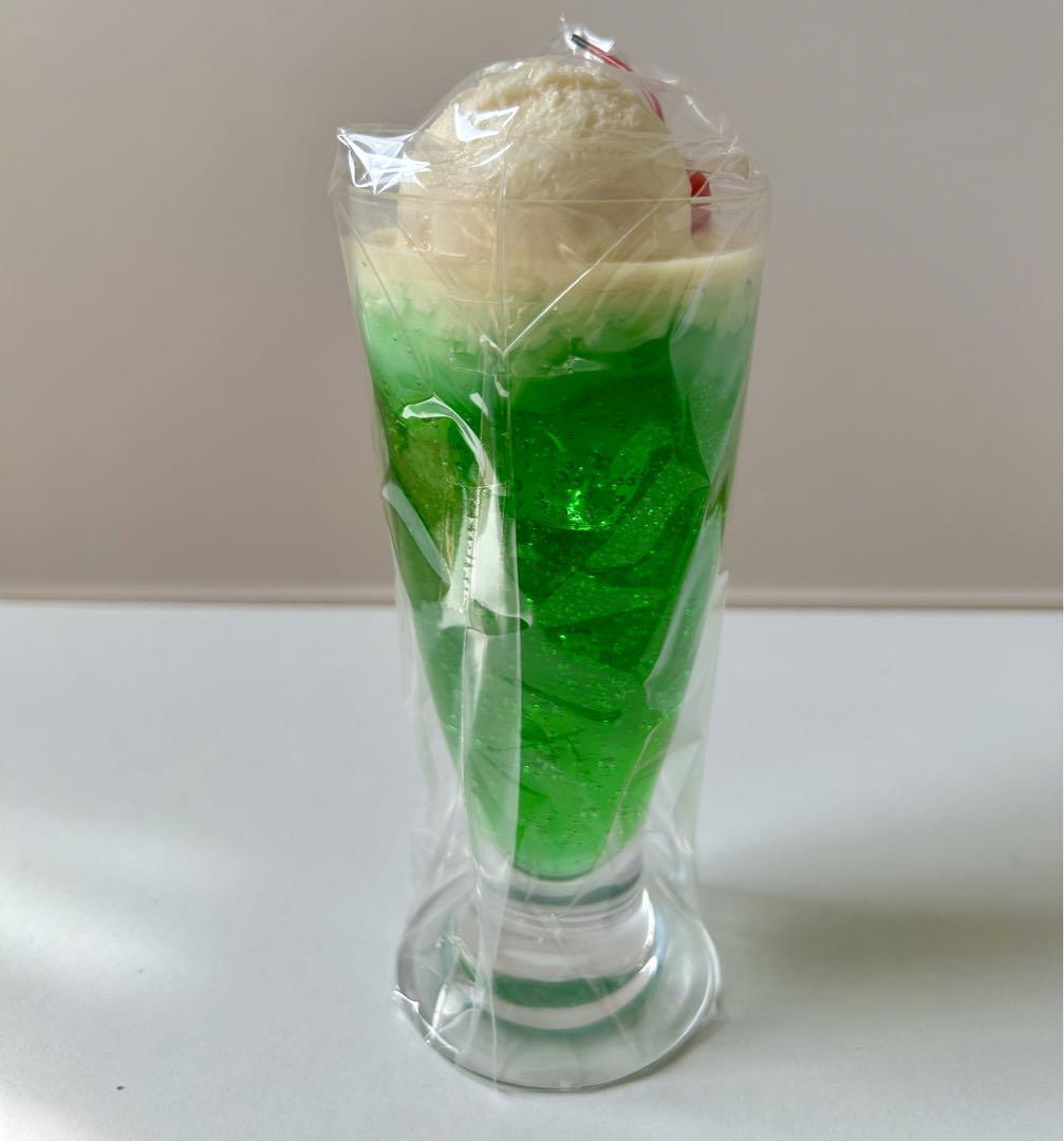 食品サンプル まいづる 実物大 クリームメロンソーダ チェリー付き グラス付き