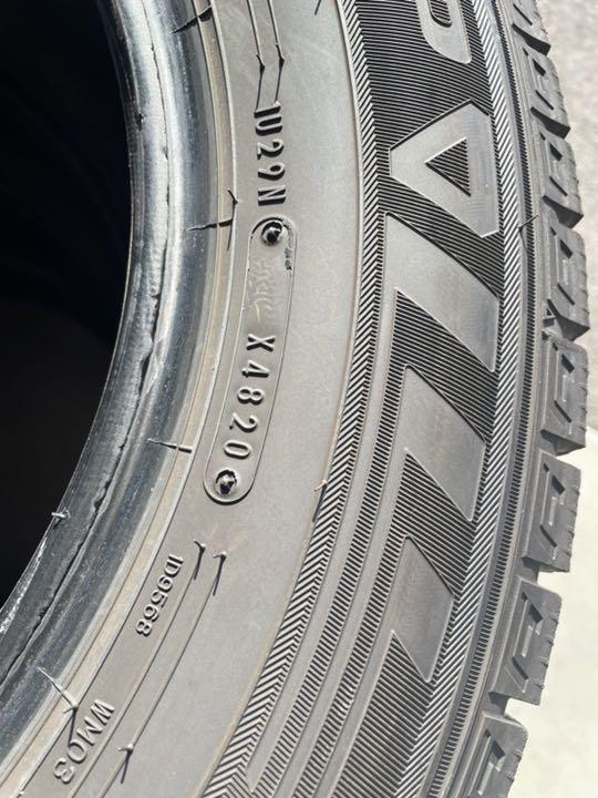 送料込み ブリヂストン2本とダンロップ2本 15インチ dP3nC-m31427911914 スタッドレス 正規店新品