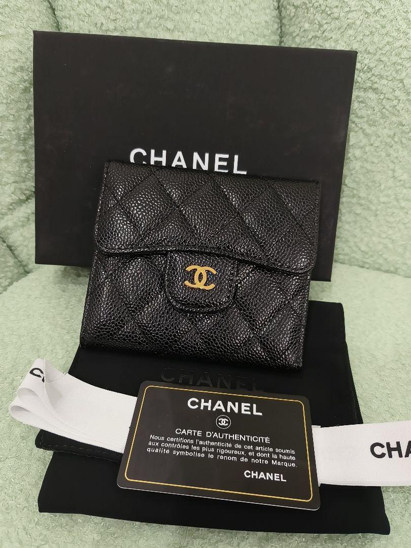 CHANEL マトラッセ コンパクト キャビアスキン 折り財布