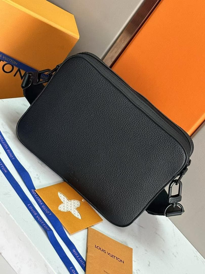 LOUIS VUITTON ルイヴィトン ショルダーバッグ LOUIS VUITTON ルイヴィトン ショルダーバッグ