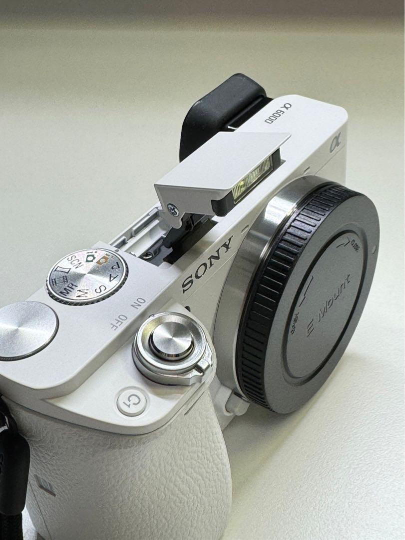 使用僅か SONY α6000 白 本体 ショット数1650