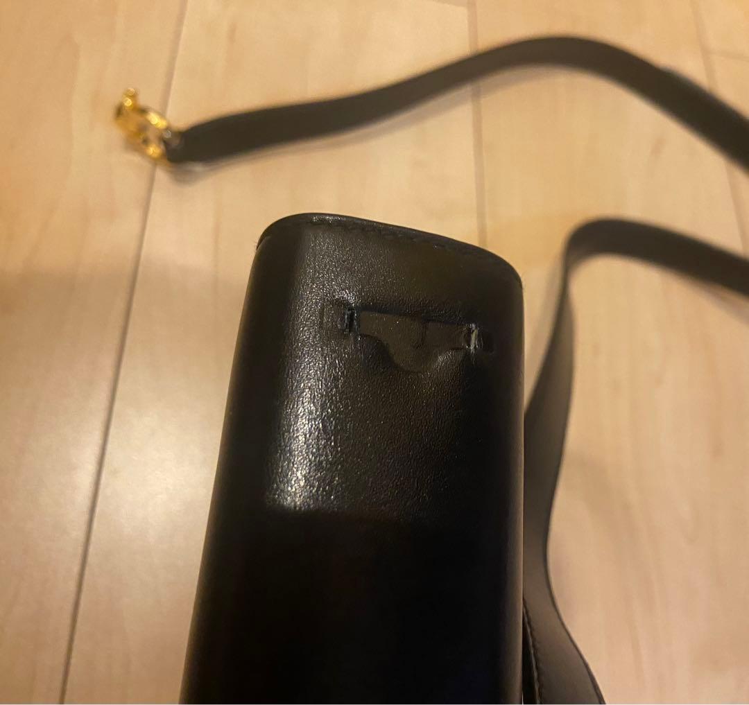 フェラガモ ガンチーニ 黒 ショルダーバッグ