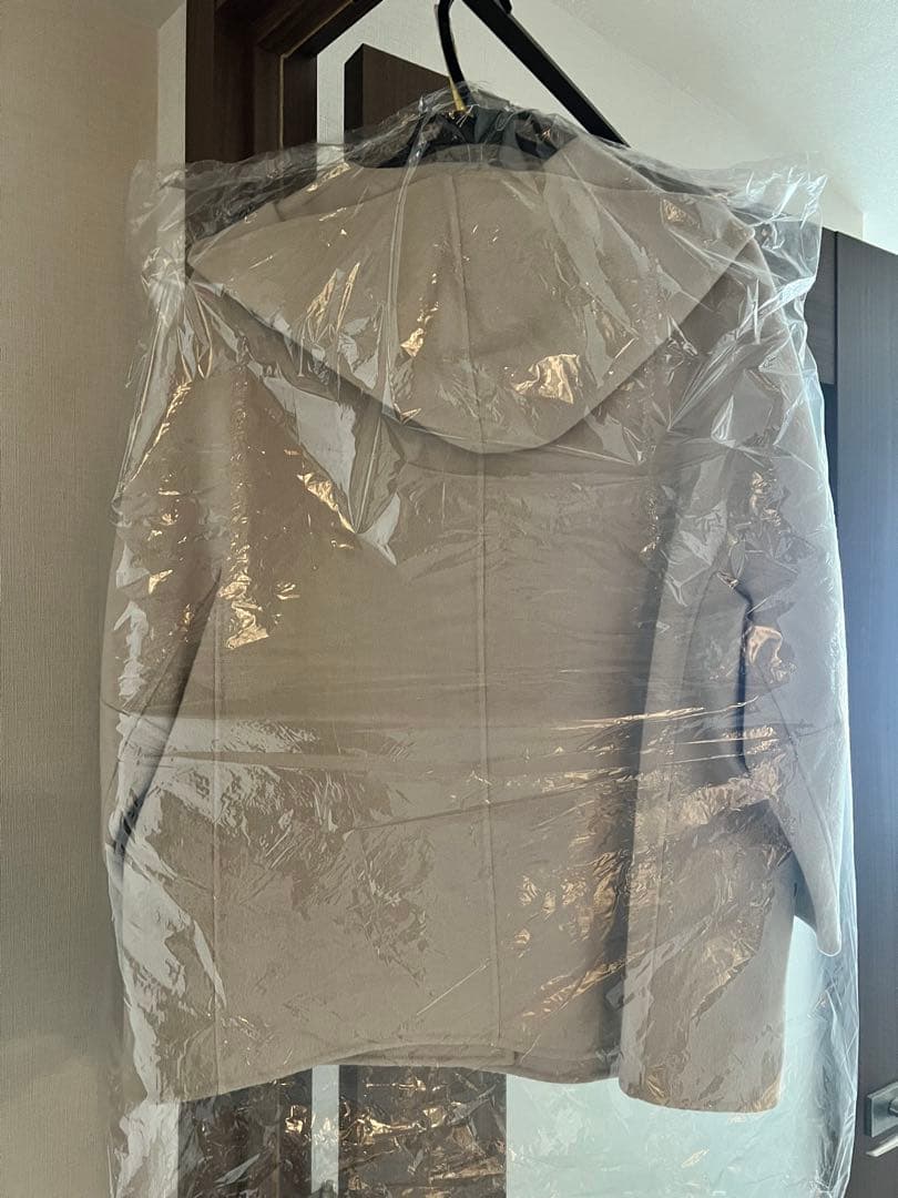 Intrend フード付きショートコート グレージュ Intrend フード付きショートコート グレージュ