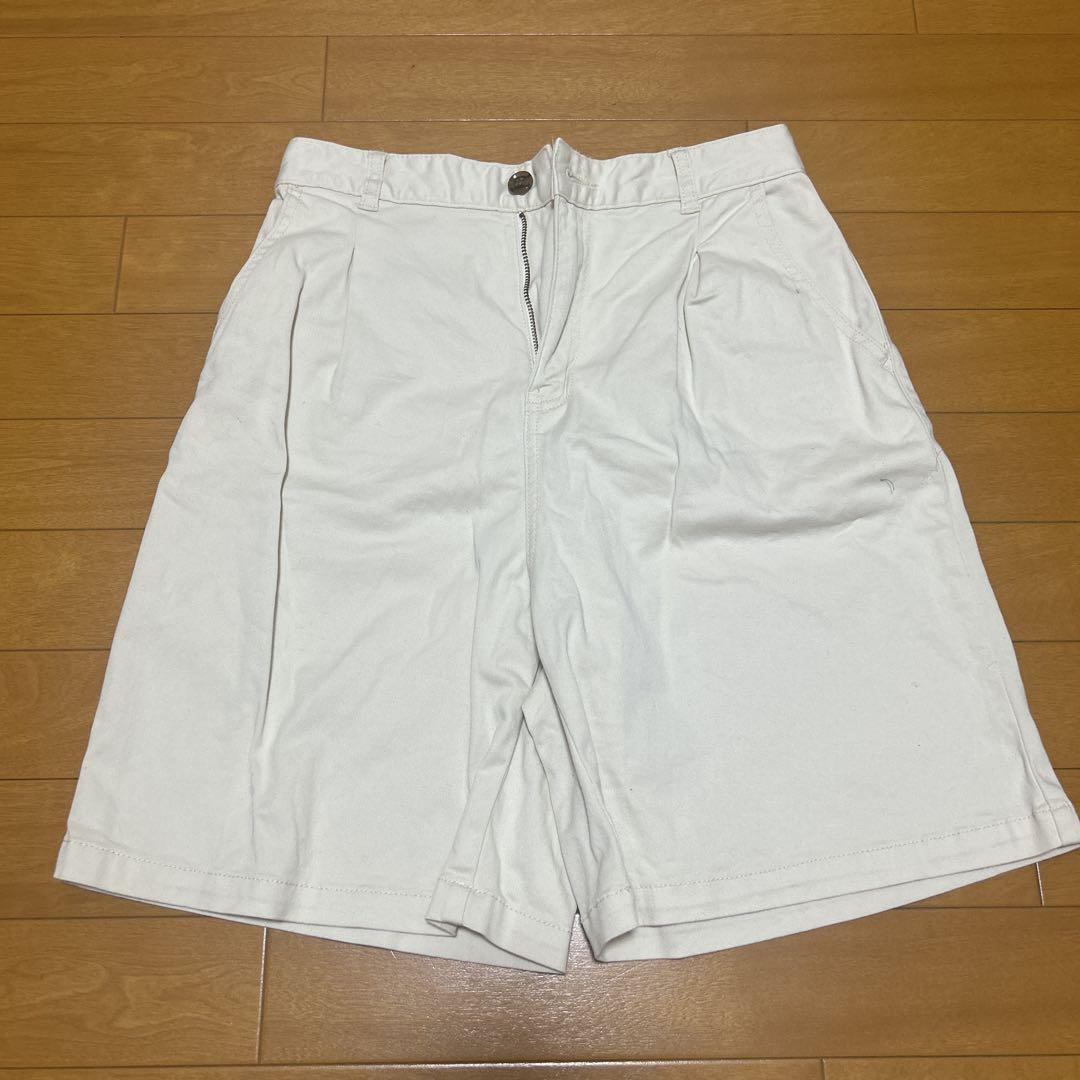 ホワイトショートパンツ ゴムウエスト - メルカリ