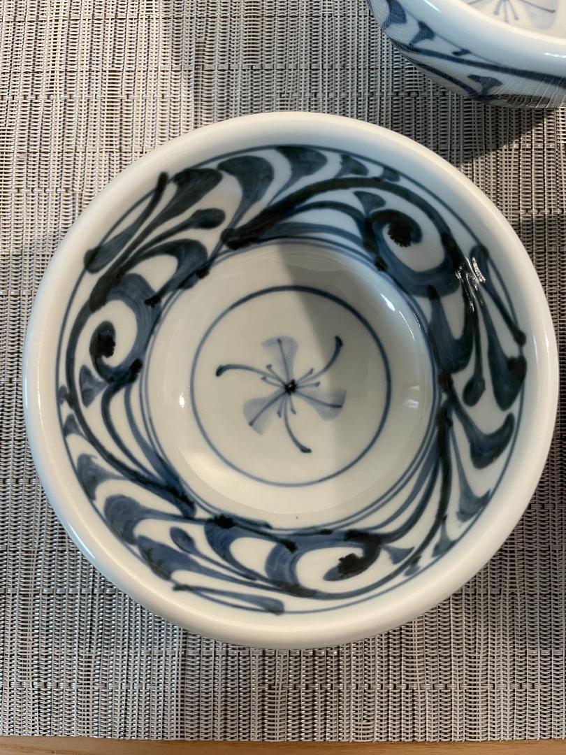 砥部焼　梅山窯 唐草玉縁鉢（内外唐草）茶碗、小皿、小鉢　５枚セット