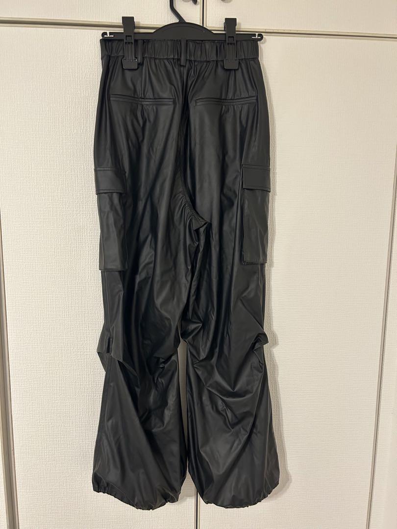emmi（エミ） タックドロストフォルムカーゴパンツ 黒