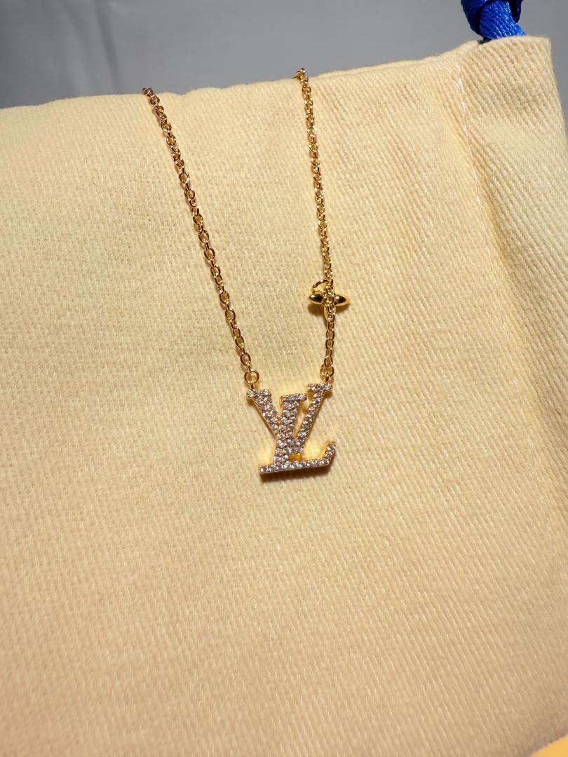 LOUIS VUITTON 星チャーム付きネックレス／極美品✨