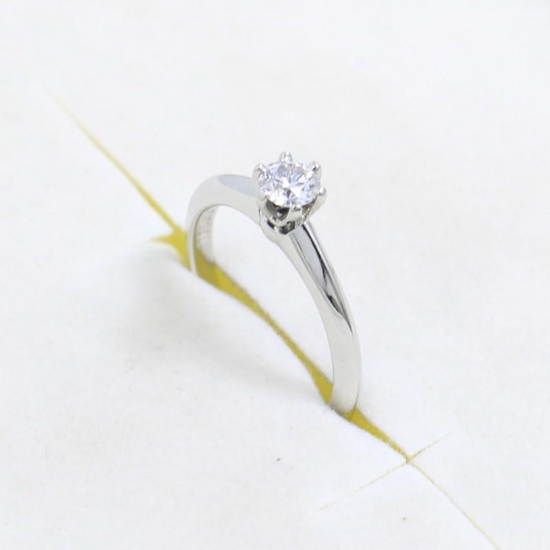 ティファニー　TIFFANY　PT950　6号　ソリティア　リング　良品