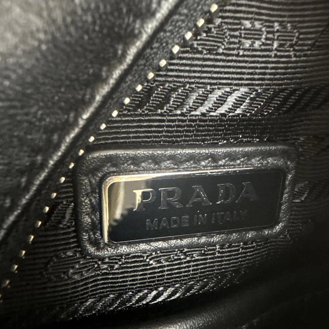 新品 PRADA プラダ ボディバッグ 2vz098 レザー 値下交渉可