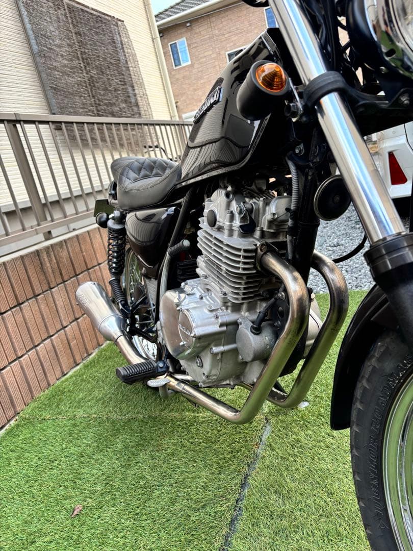 スズキ　グラストラッカー