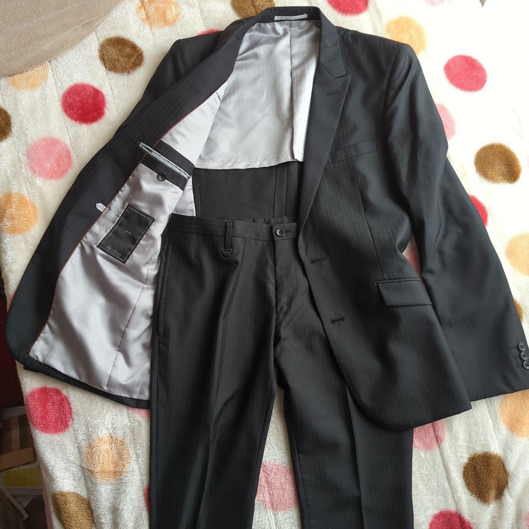 テットオム メンズ 黒のストライプスーツTETE HOMME