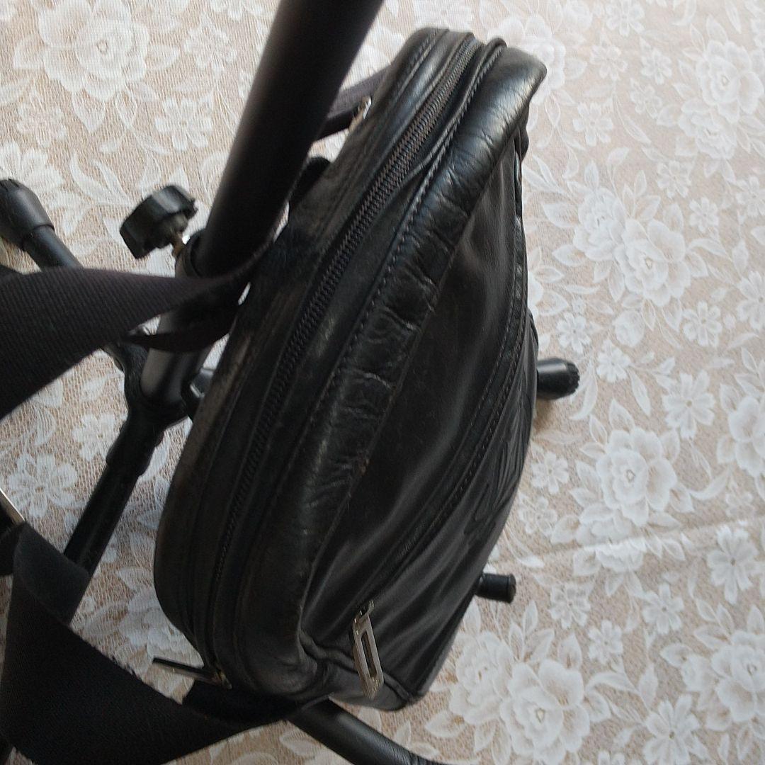 人気SALE高品質 LOEWE 本革 斜め掛けショルダーバッグ 黒 VORFU-m31482271827 ロエベ アナグラムロゴ刻印 通販得価