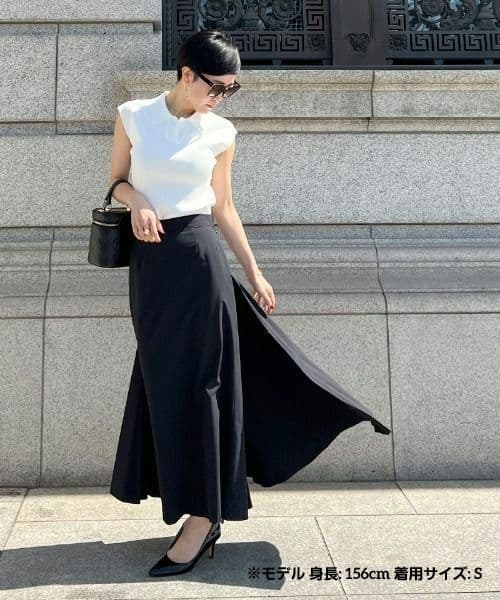 【新品タグ付き】JENNE バックトレーンスカート ブラック★ サイズ M 【新品タグ付き】JENNE バックトレーンスカート ブラック★ サイズ M