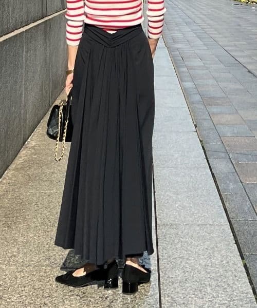 【新品タグ付き】JENNE バックトレーンスカート ブラック★ サイズ M 【新品タグ付き】JENNE バックトレーンスカート ブラック★ サイズ M