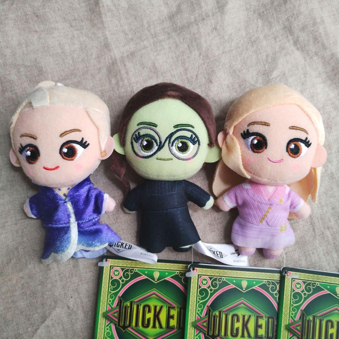 WICKEDウィキッドふたりの魔女 マスコットぬいぐるみ - メルカリ