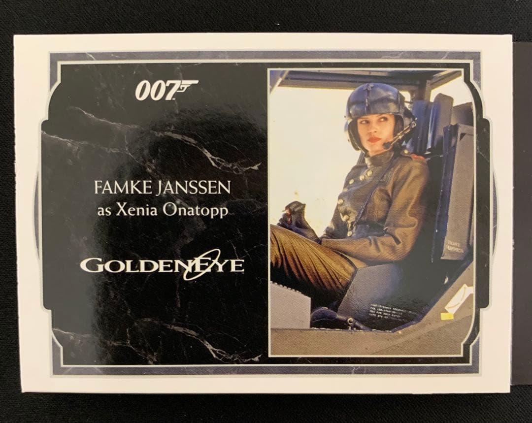 レア 10枚限定 007 ファムケ・ヤンセン 直筆サイン ブックレット カード