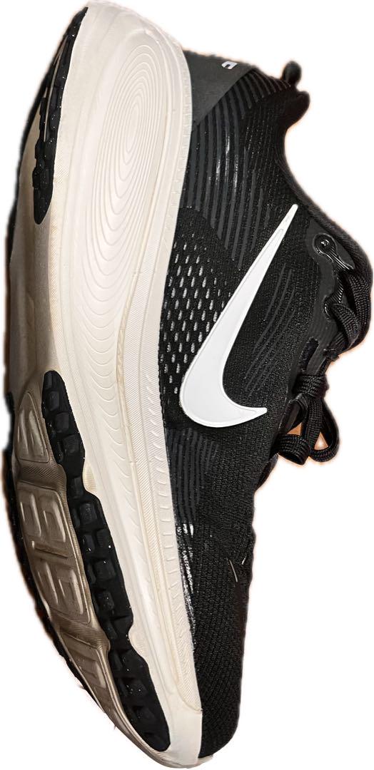 NIKEナイキ ボメロ18 28.0cm