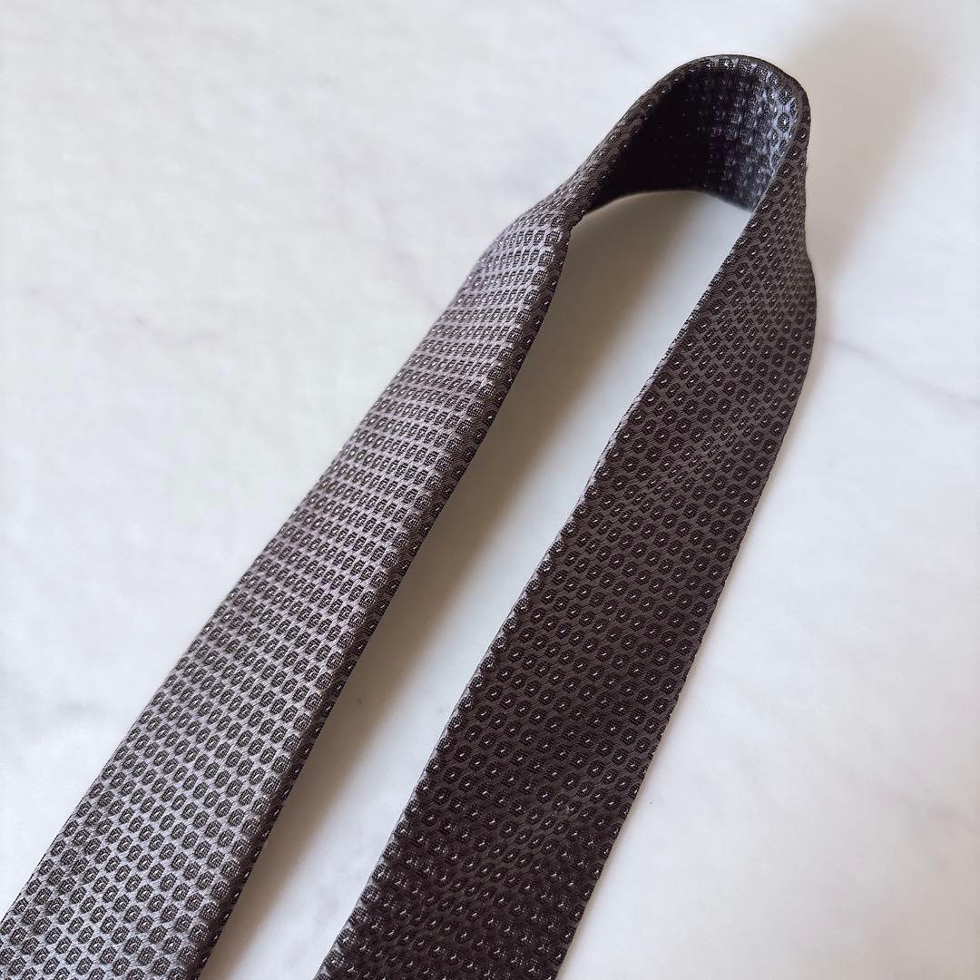 ディオールオム ナロータイ 5.5 シルバー ソリッド ドット 光沢 シルク ディオールオム ナロータイ 5.5 シルバー ソリッド ドット 光沢 シルク