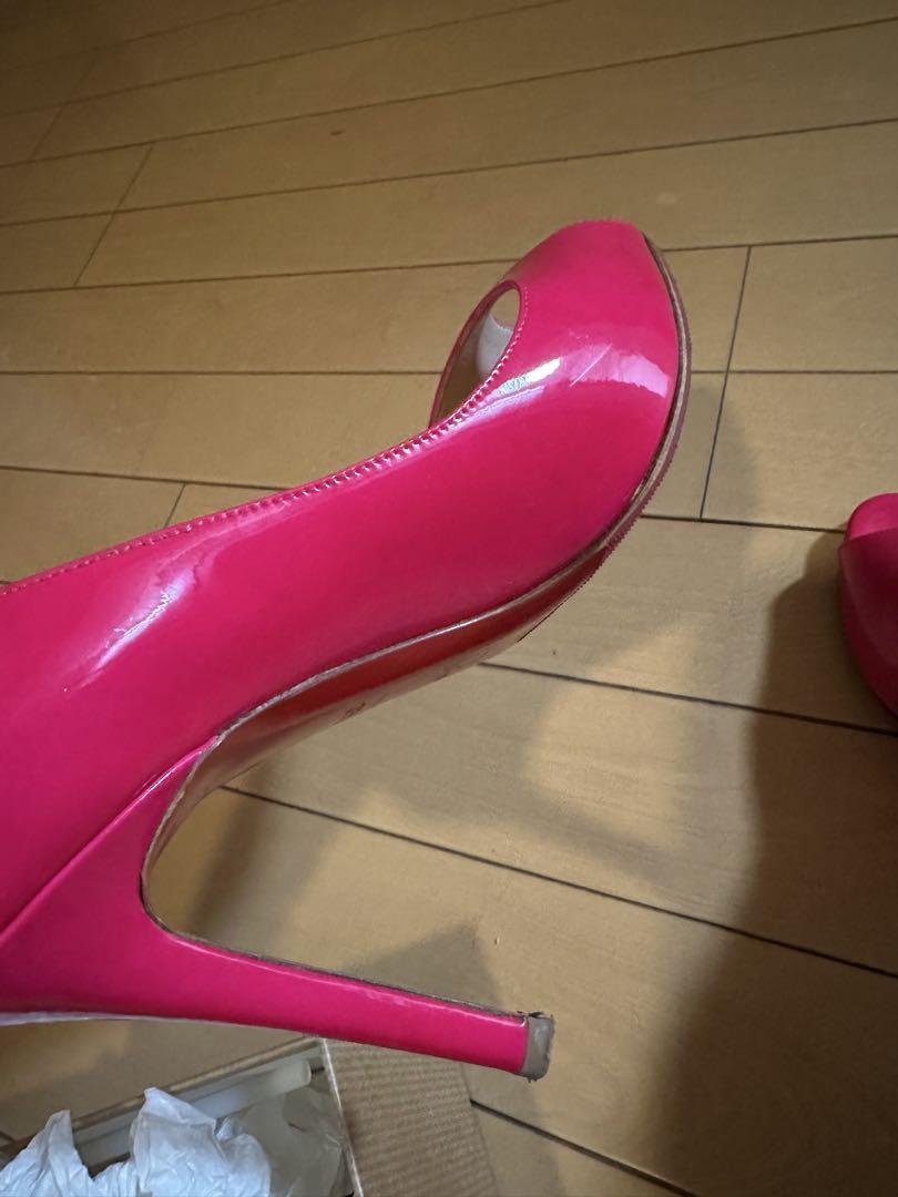 Christian Louboutin ピンク オープントゥ ハイヒール