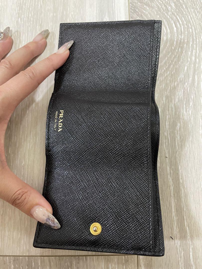 PRADA ブラック 三つ折り財布 サフィアーノレザー