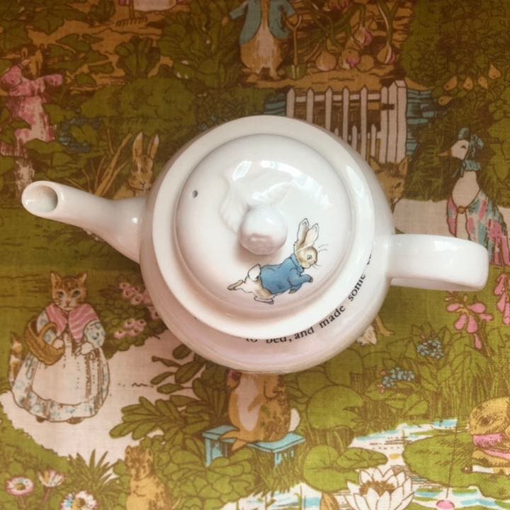 ピーターラビット*ティーポット(難あり) - メルカリ ピーターラビット*ティーポット(難あり) - メルカリ
