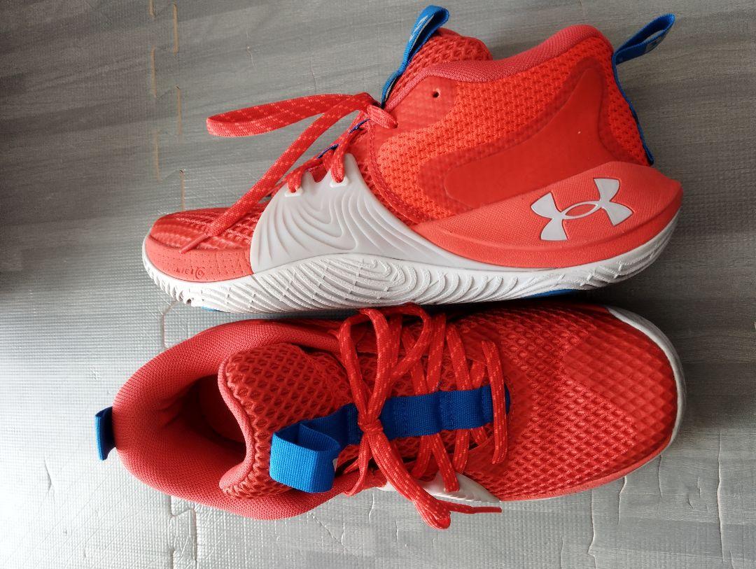UNDER ARMOUR　限定シューズ