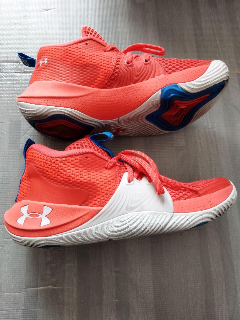 UNDER ARMOUR　限定シューズ